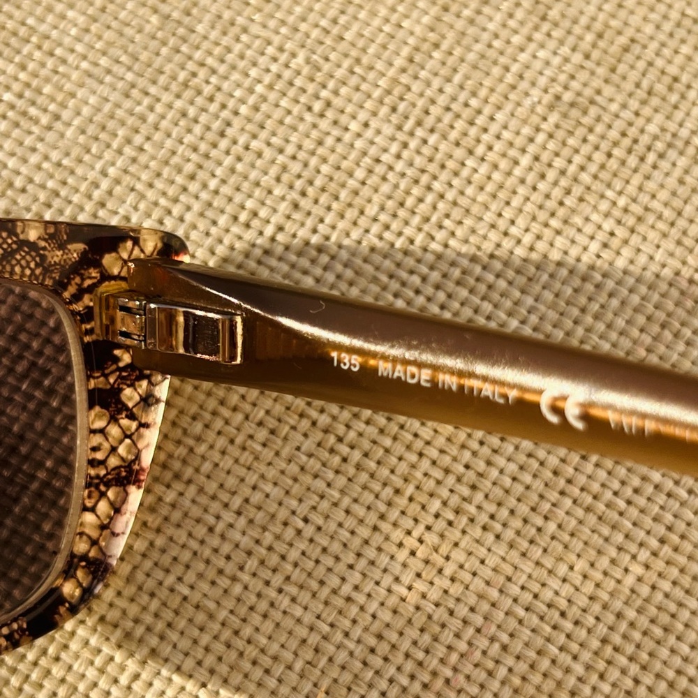 Brown Tortoiseshell Rectangular Glasses - image 3